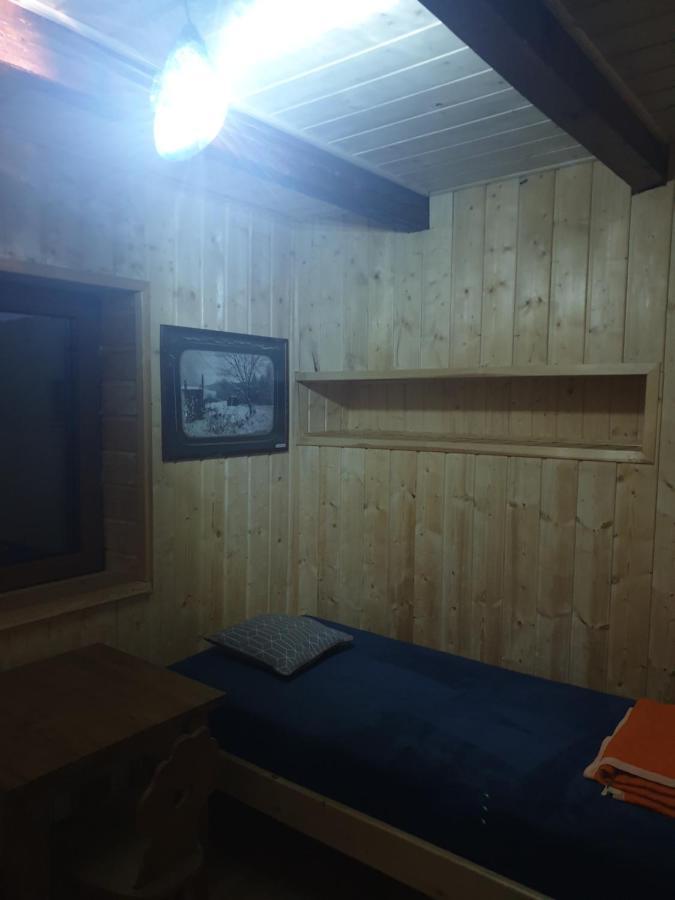 Bacowka Pttk Jaworzec Hostel Wetlina Exterior photo
