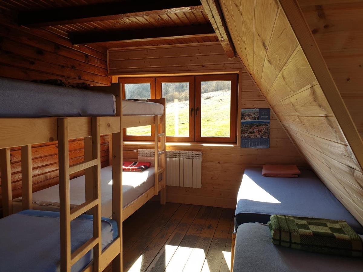 Bacowka Pttk Jaworzec Hostel Wetlina Exterior photo